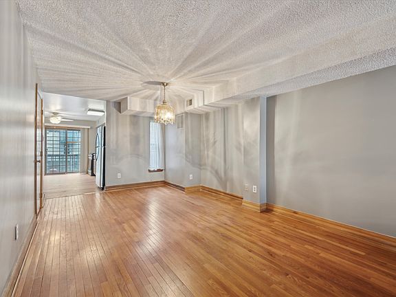 3rd image of 6220 Osage Ave