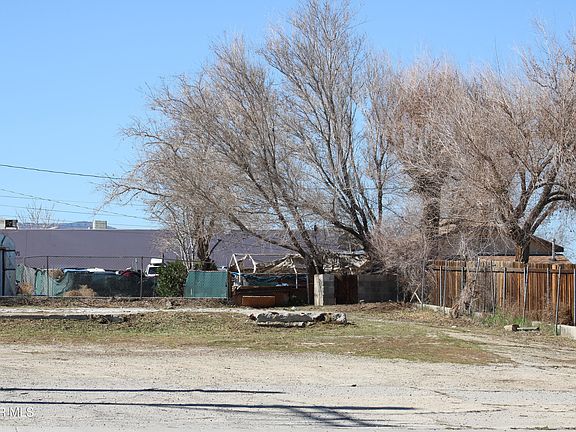 3rd image of 82nd Street East & Pearblossom St