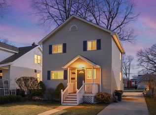 490 E Cambourne St, Ferndale, MI 48220