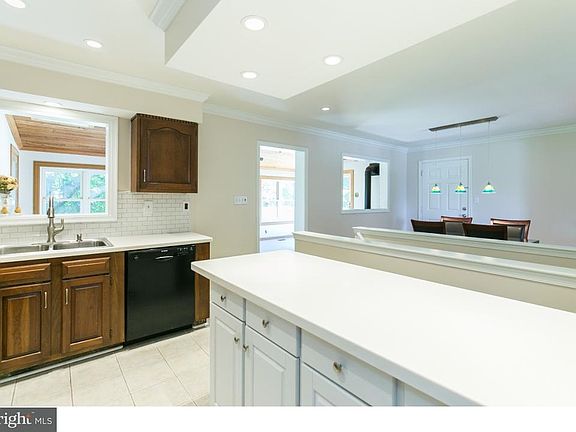 4th image of 145 Warfel Dr