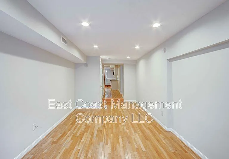 203 S Regester St — Photo 11