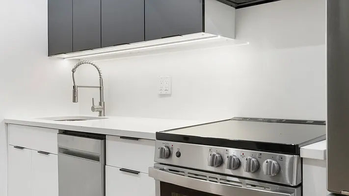 Rented by Nooklyn NYC LLC | media 52