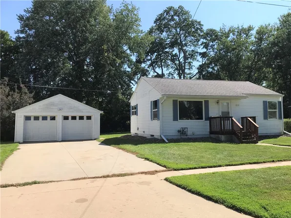 414 3rd Street Pl, Knoxville, IA 50138