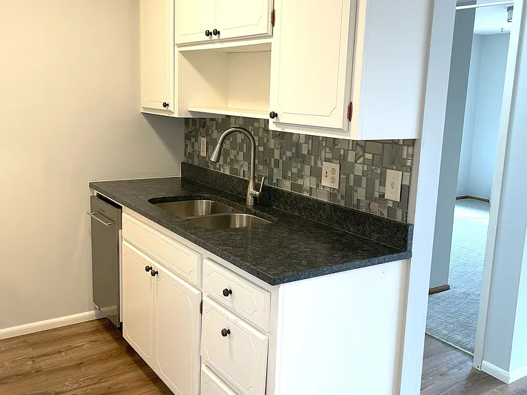 Maple Commons Apartments — Photo 4