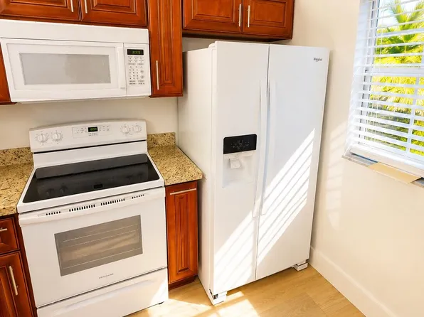 3399 Foxcroft Road #206, Miramar, FL 33025