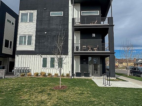 2nd image of 1295 Stuart St