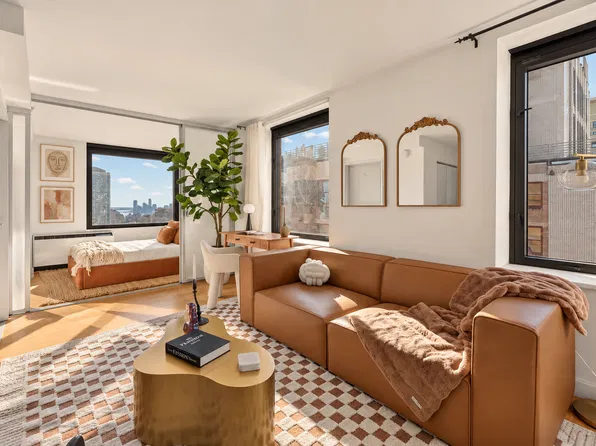 100 West 39th Street image 1 of 11