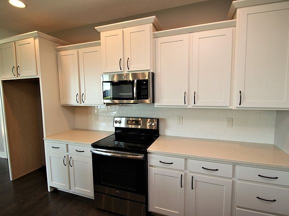 4th image of 3014 NW Sharmin Dr