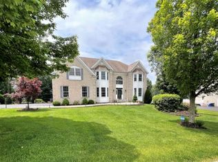 39 Shadow Hill Way, Hackettstown, NJ 07840