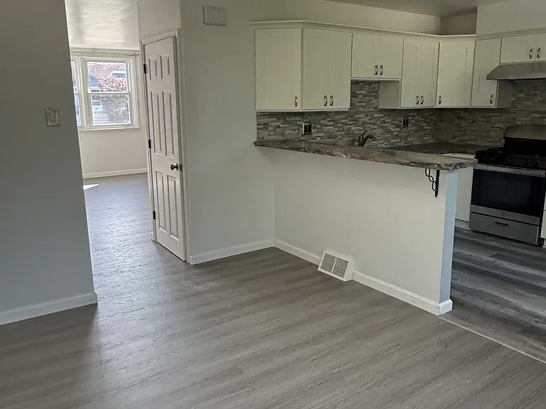11828 Basile Rd — Photo 7