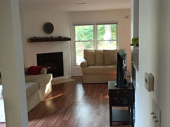 5th image of 38 Old Mill Ln