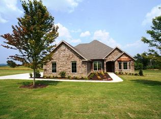 4540 Thoroughbred Trl, Springdale, AR 72764
