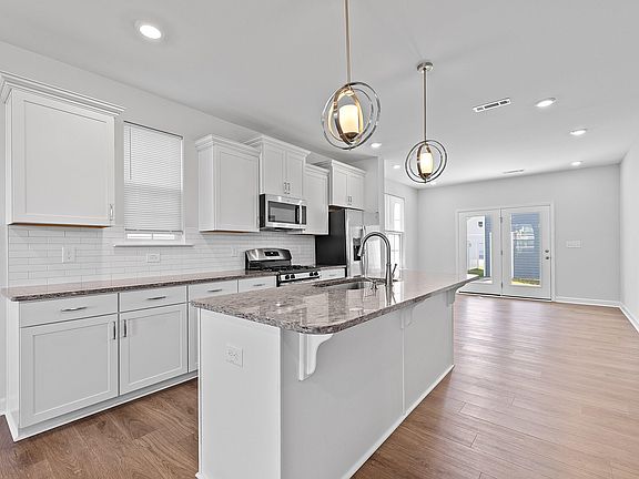 5th image of 253 Pear Blossom Pkwy