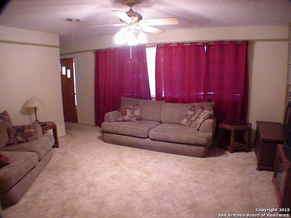 4th image of 1919 Town Oak Dr