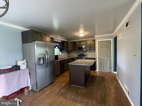 4th image of 20 Vista Rd