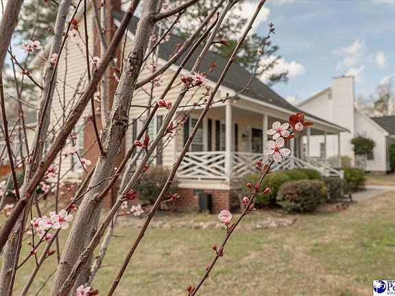 3rd image of 814 Old Woodlands Rd