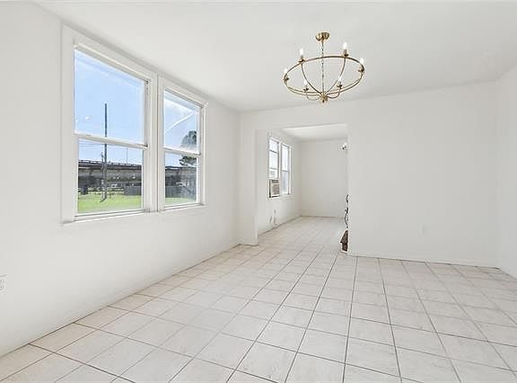 5th image of 3300 Clematis St