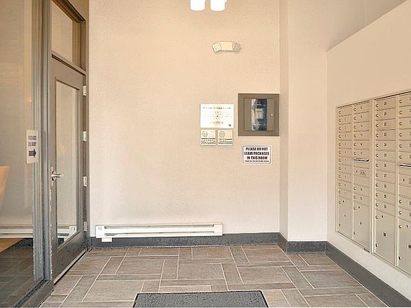 5th image of 1535 Walnut St APT 301