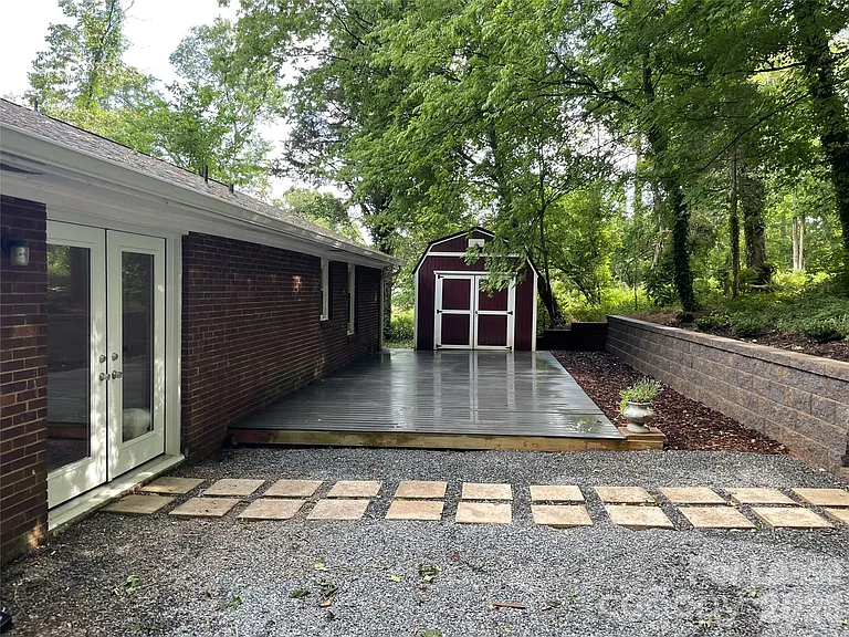 540 Carolyn Ln — Photo 22