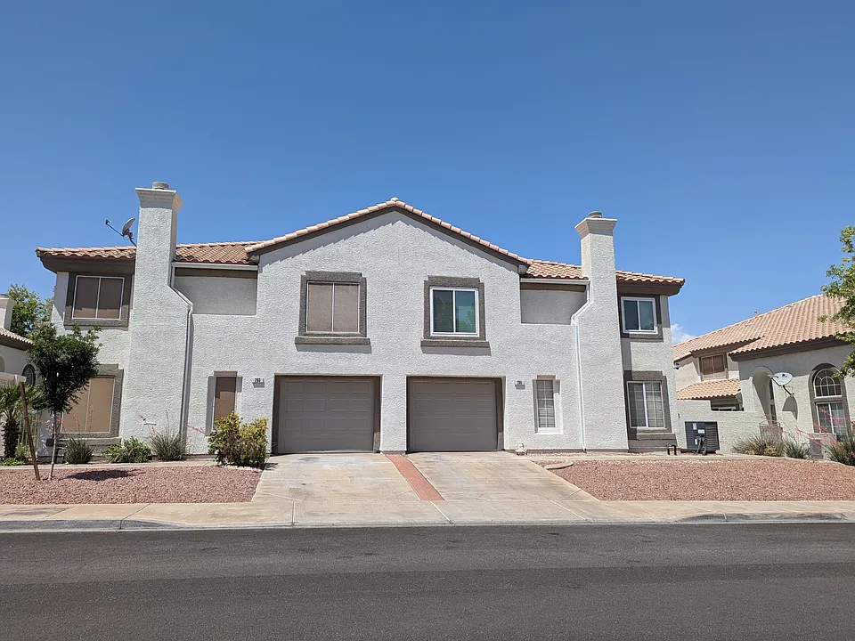 203 Oro Canyon St #1
