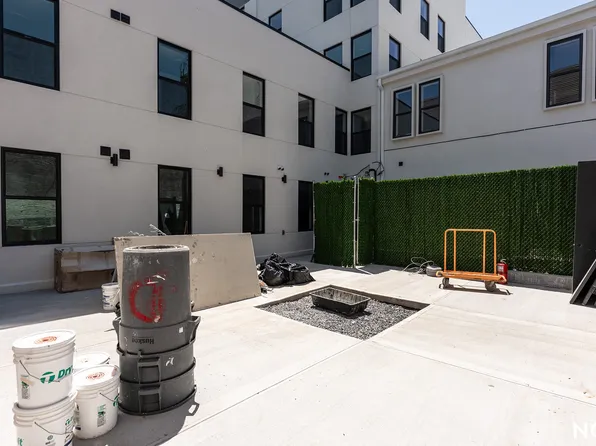 589 Knickerbocker Avenue image 5 of 15