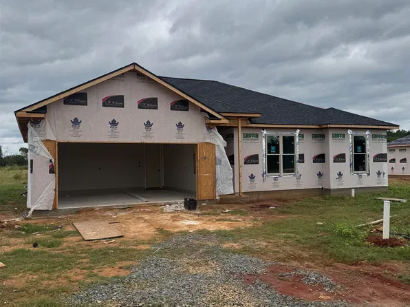 221 Farmland Cir, Perry, GA 31069