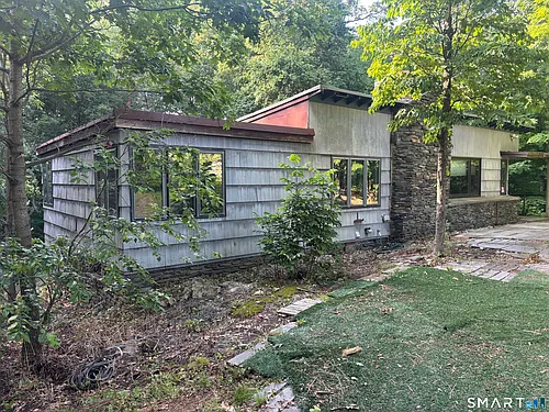 136 Forest Rd Photo 1