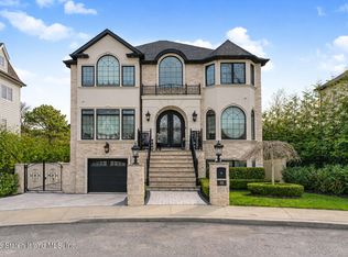 69 Giegerich Ave, Staten Island, NY 10307