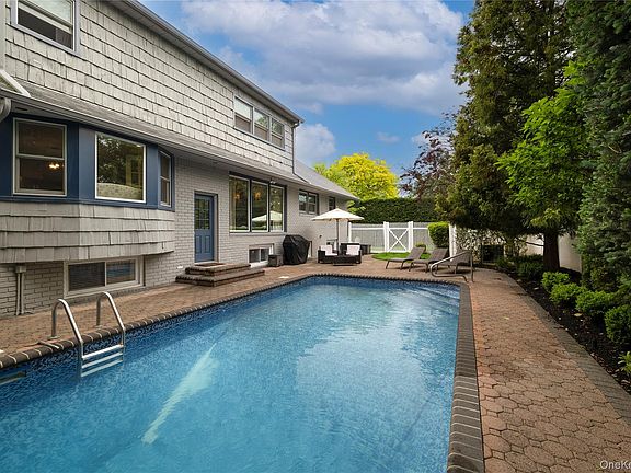 4th image of 6 Blenheim Court