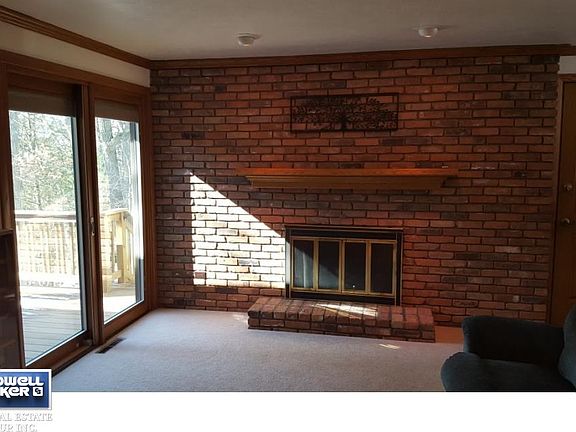 Gas fireplace in family rm Mn