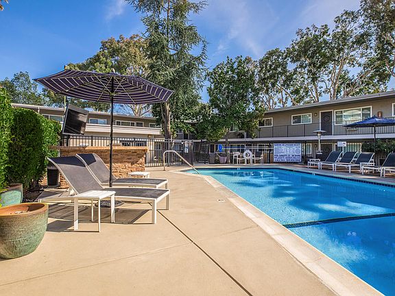 POOLSIDE RELAXATION