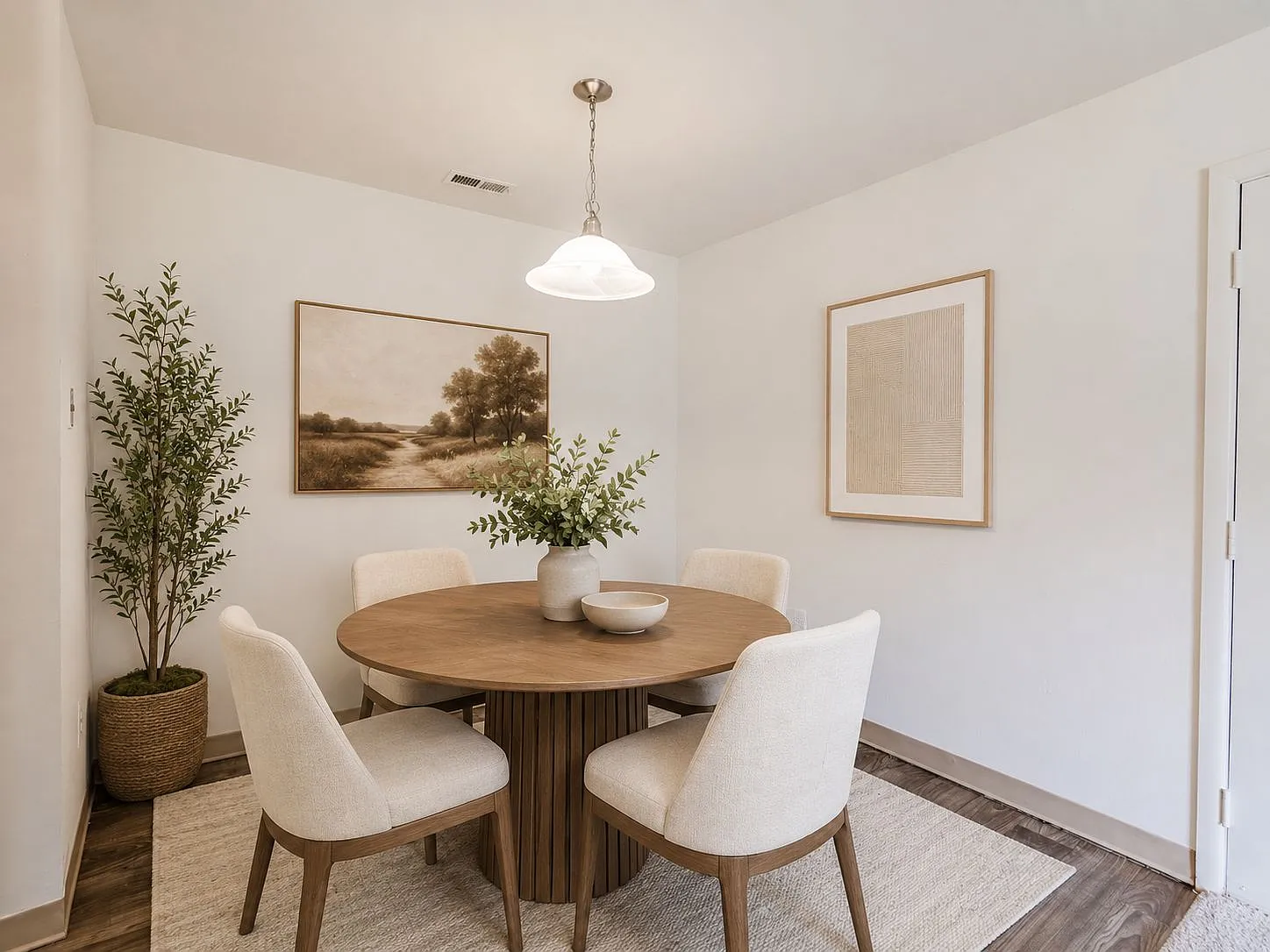 Cranbury Crossing Apartment Homes — Photo 4