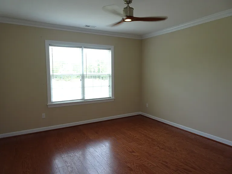 802 Braemar Crk — Photo 14