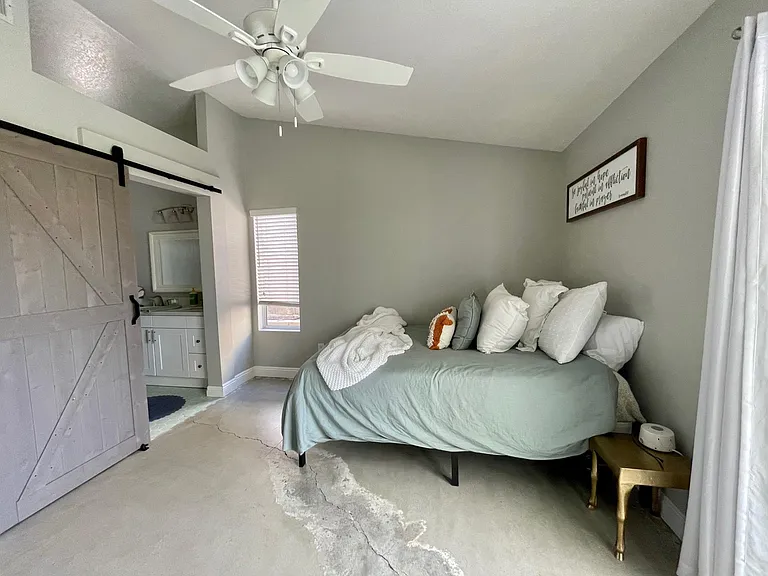 Kristin Ln — Photo 24