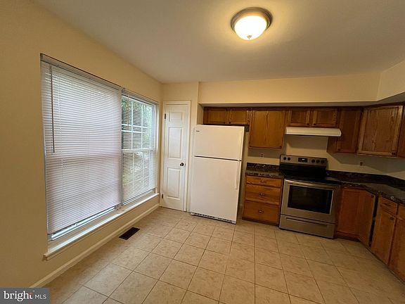 3rd image of 116 Village Dr