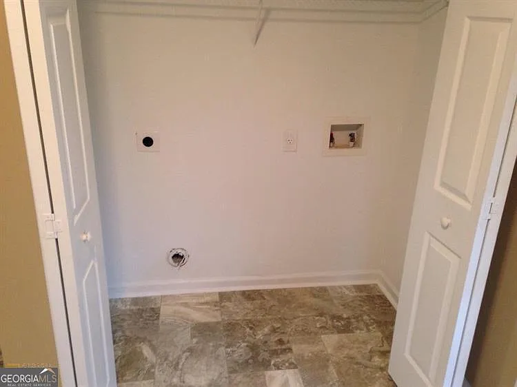 631 Sycamore Dr — Photo 10