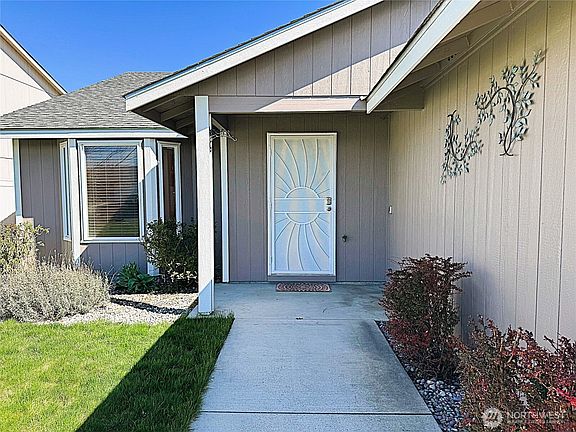 3rd image of 1015 S 10th Avenue