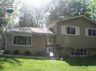 802 Union Dr, University Park, IL
