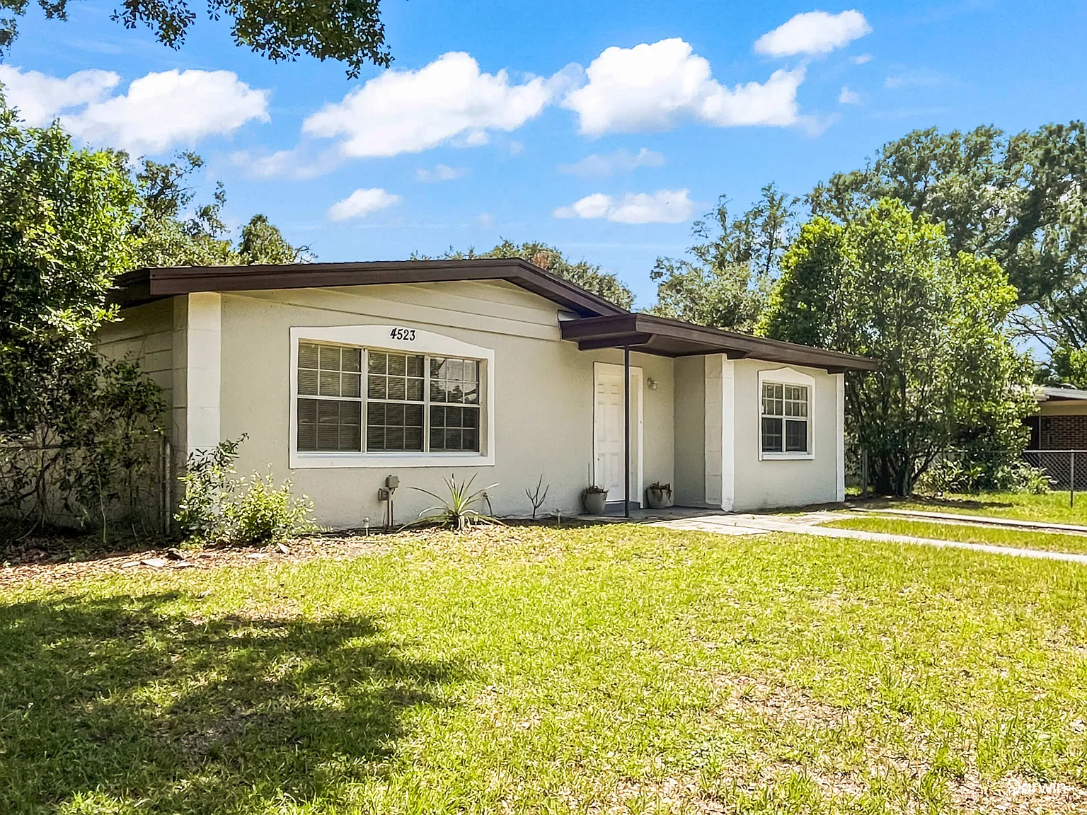 4 bed, 2.0 bath, 1375 sqft, $1,945 — Photo 2