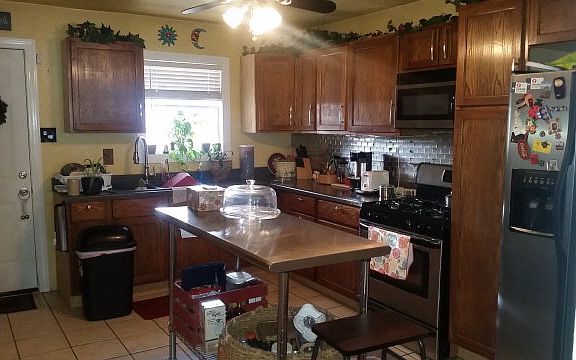 4th image of 1423 N Lincoln Ave