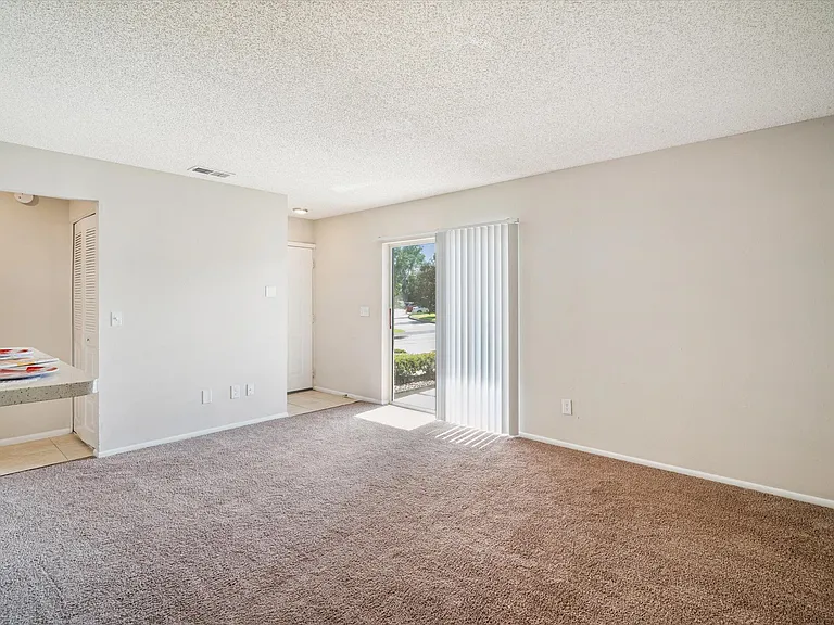 Latigo 27 — Photo 97