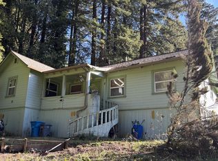 17 Maple Dr, Weott, CA 95571