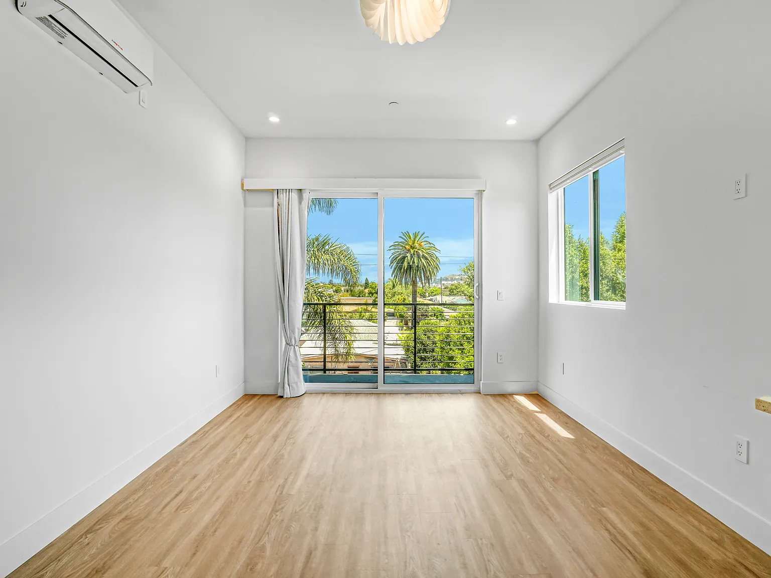1 bed, $2,200 — Photo 4