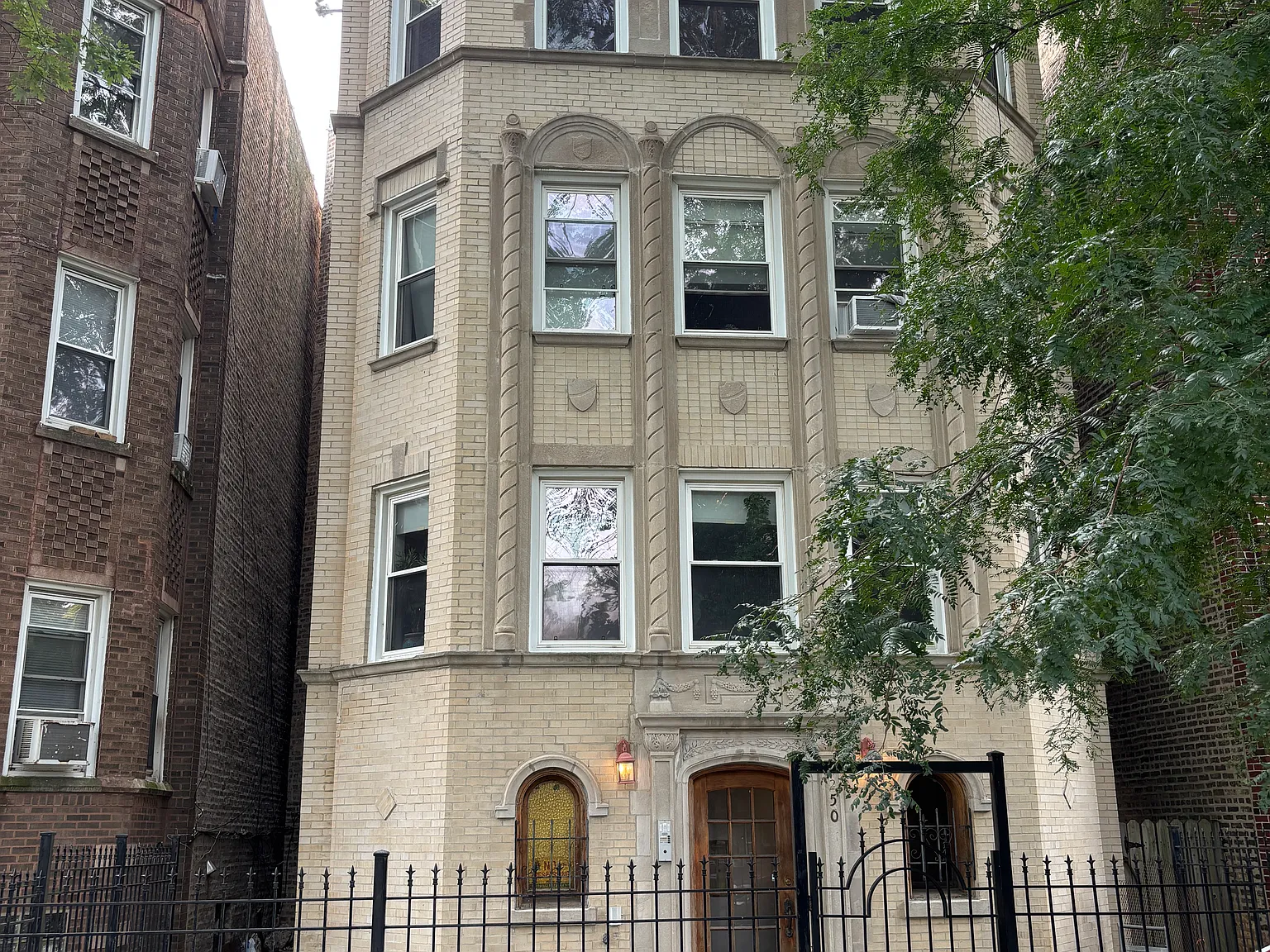 3 bed, 2100 sqft, $2,475 — Photo 3