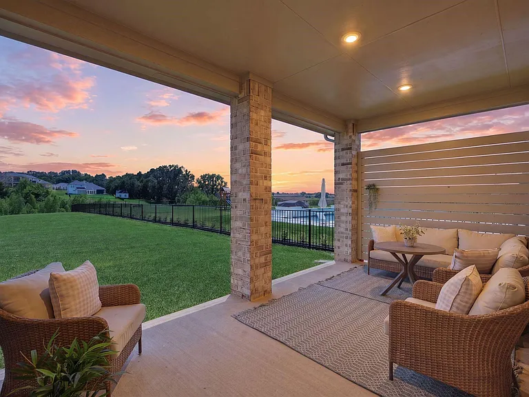 208 Peninsula Point Dr — Photo 46