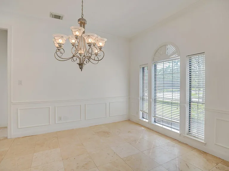 301 Winding Oak Ln S — Photo 13