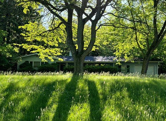 2nd image of 3399 Pine Ridge Dr