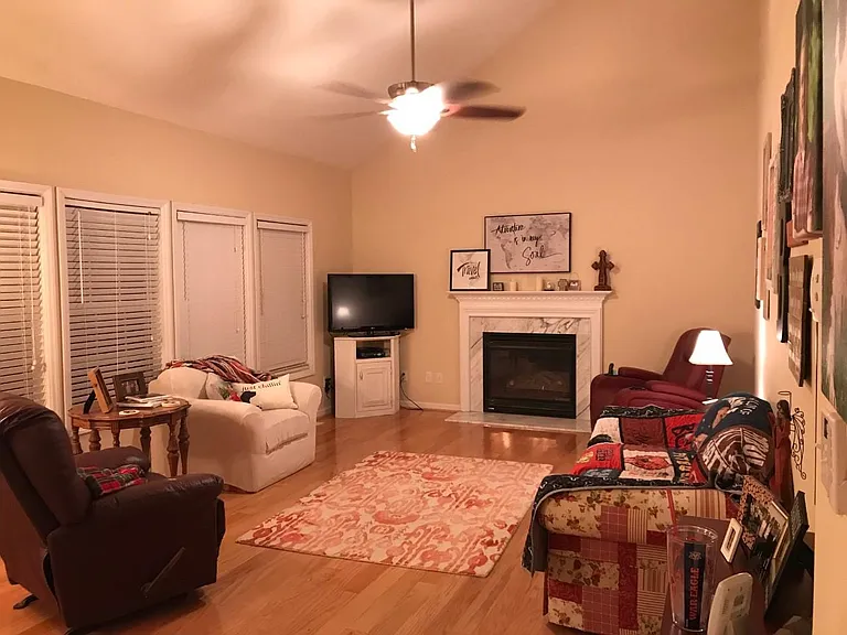 112 Stablegate Dr — Photo 3