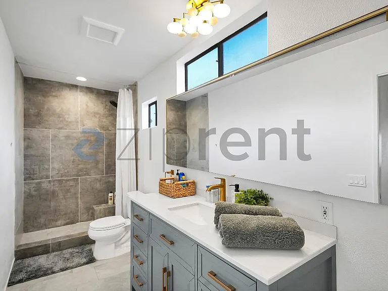 10444 Canoga Ave #40 — Photo 23