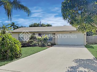 7406 Overlook Dr, Lake Worth, FL 33467